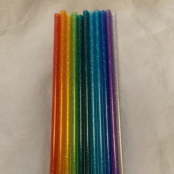 ✨ $2 bundle item! Rainbow glitter 11” tumbler straws - Picture 2 of 3